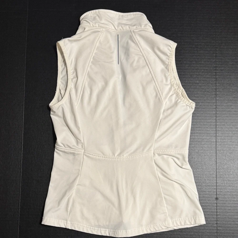 ASICS Women's Off-White Quilted Vest